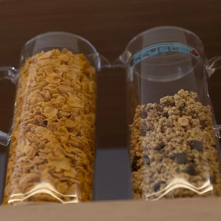 Alojamento de Acomodação e Pequeno-almoço Ingrid 4*